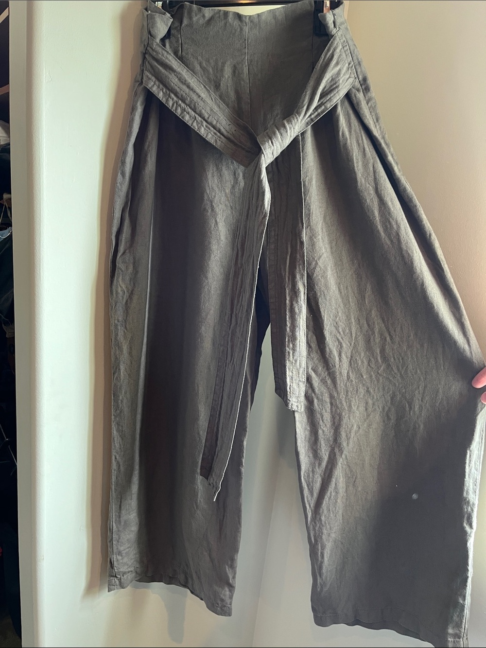 Zara Linen Olive Green Wide-Leg Cropped Pants with Tie Waist